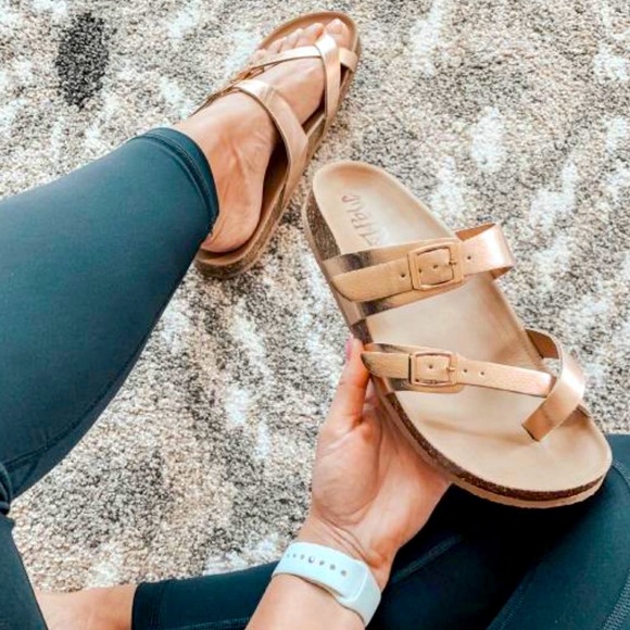 Mad Love Rose Gold Sandals Euc 